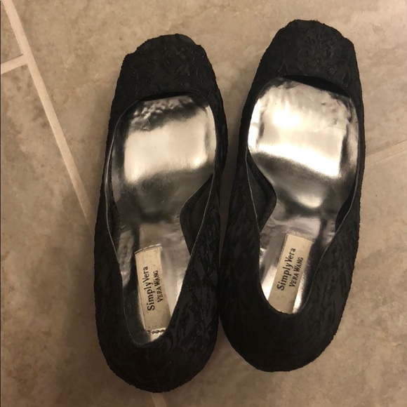 Black Vera Wang High heels - Picture 3 of 3